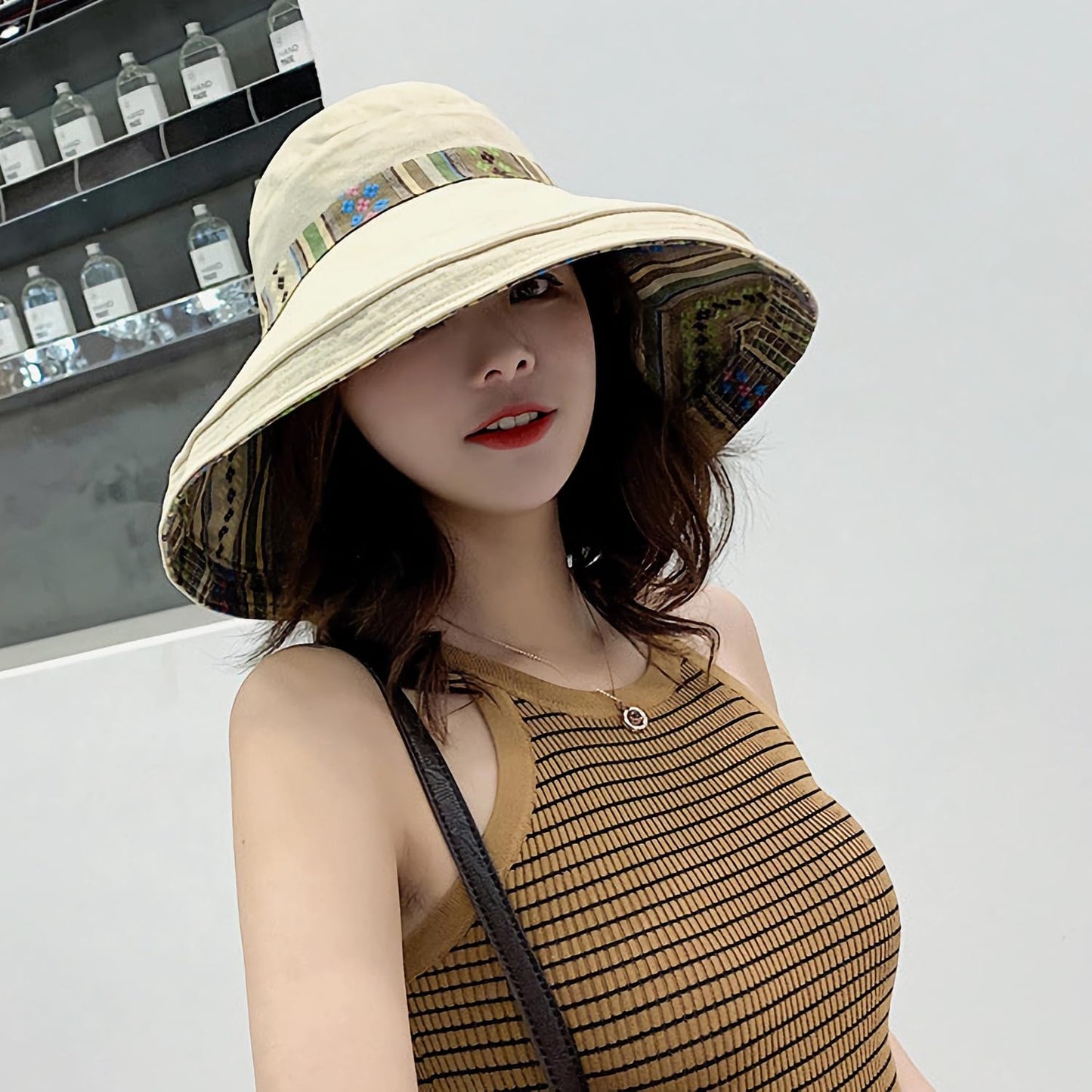 Women Wide Brim Sun Hats Metal Wired Edge Summer UV Protection Beach Fishing Hat for Hiking Garden Travel Chin Strap