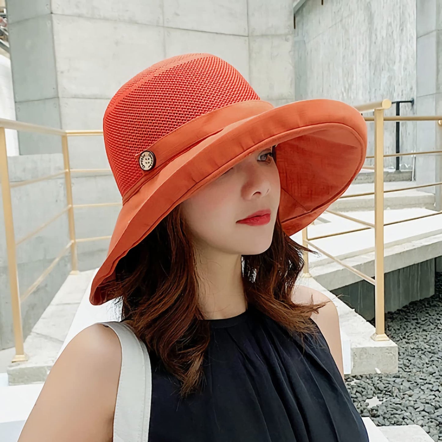 Women Wide Brim Sun Hats Metal Wired Edge Summer UV Protection Beach Fishing Hat for Hiking Garden Travel Chin Strap