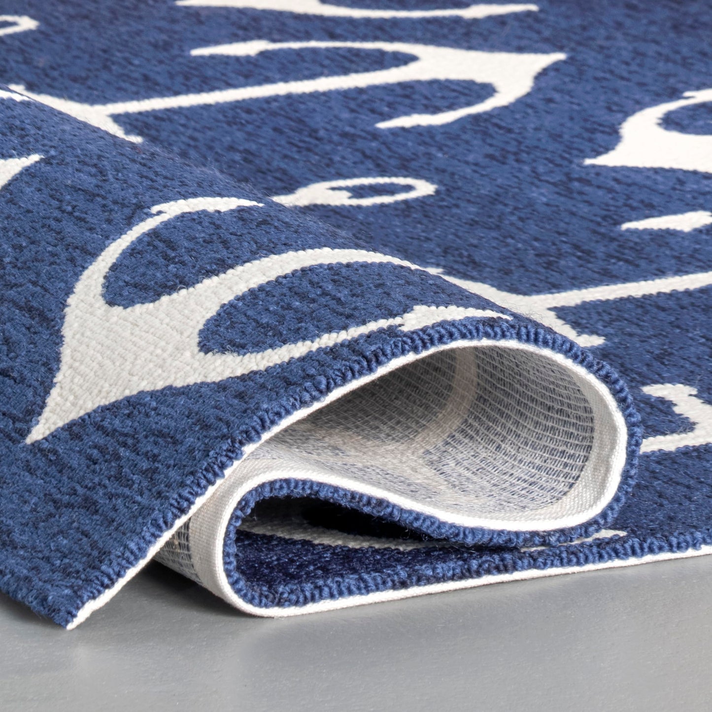 nuLOOM Hand Hooked Despina Indoor/ Outdoor Accent Rug, 2x3, Navy